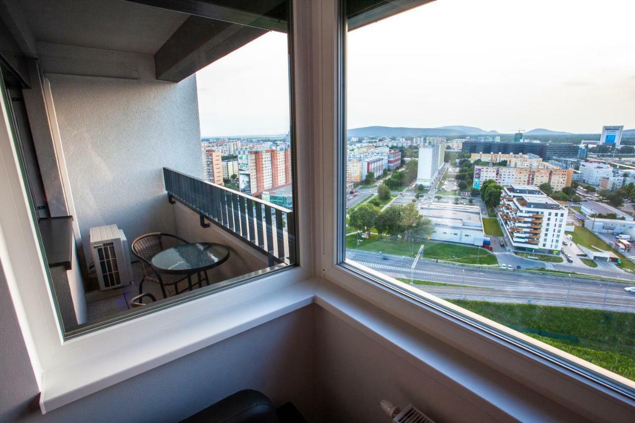 Air-Conditioned City View Apartment 24H Check-In Μπρατισλάβα Εξωτερικό φωτογραφία