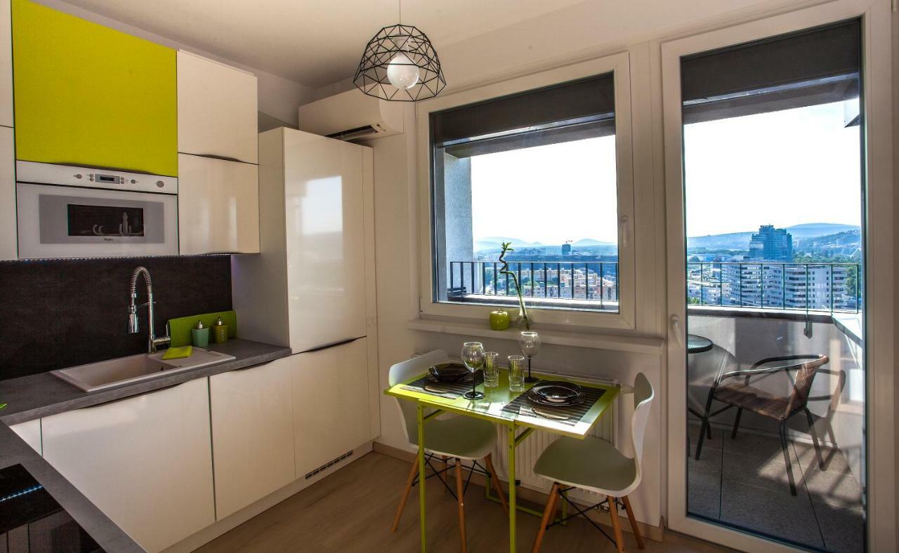 Air-Conditioned City View Apartment 24H Check-In Μπρατισλάβα Εξωτερικό φωτογραφία