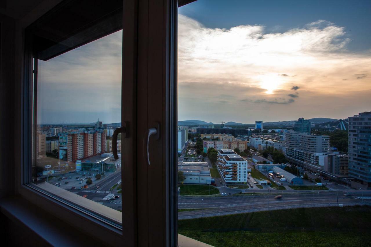 Air-Conditioned City View Apartment 24H Check-In Μπρατισλάβα Εξωτερικό φωτογραφία