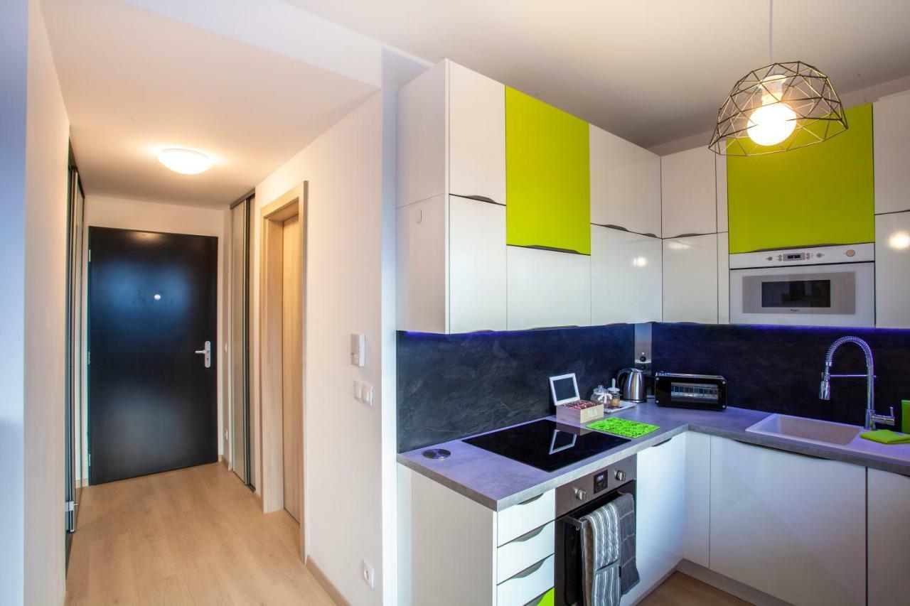 Air-Conditioned City View Apartment 24H Check-In Μπρατισλάβα Εξωτερικό φωτογραφία