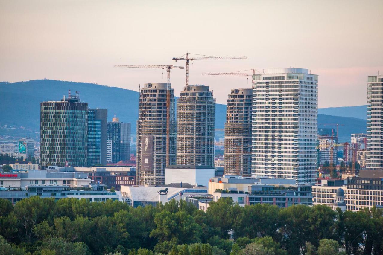 Air-Conditioned City View Apartment 24H Check-In Μπρατισλάβα Εξωτερικό φωτογραφία