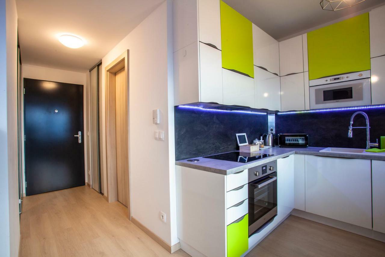 Air-Conditioned City View Apartment 24H Check-In Μπρατισλάβα Εξωτερικό φωτογραφία